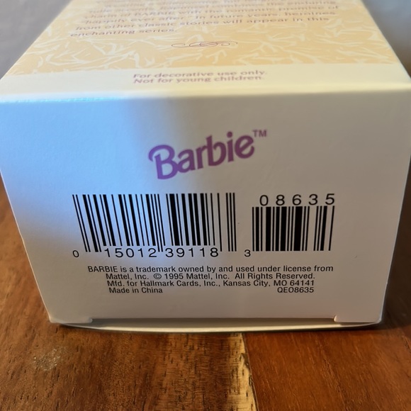 Hallmark 1997 Rapunzel Ornament - Picture 4 of 5